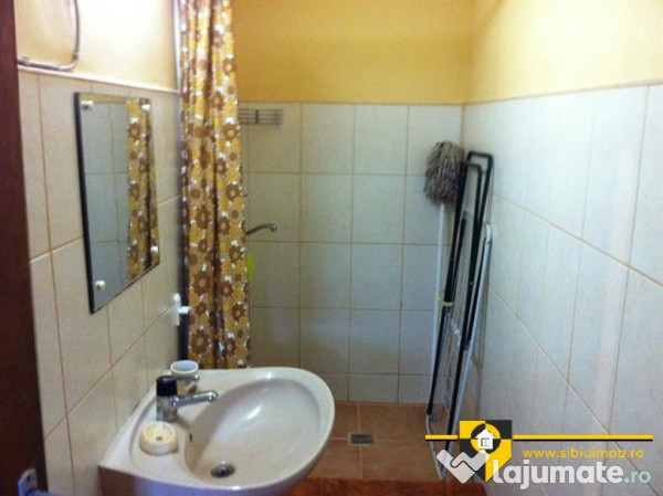 Garsoniera la casa str.moldoveanu-milea acces separat 