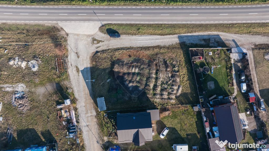 Teren intravilan cu dublu front stradal I Poiana Craitelo... 