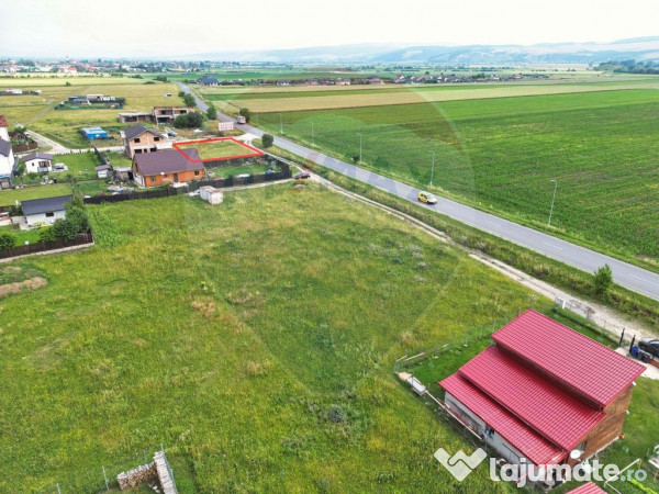 Teren intravilan cu dublu front stradal I Poiana Craitelo... 