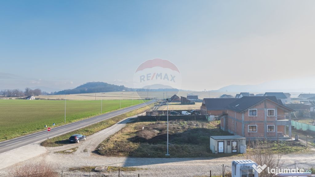 Teren intravilan cu dublu front stradal I Poiana Craitelo... 