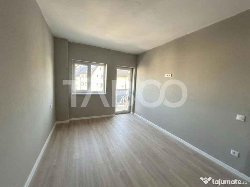 Apartament cu 3 camere 2 bai 2 balcoane si pod in zona Turn 