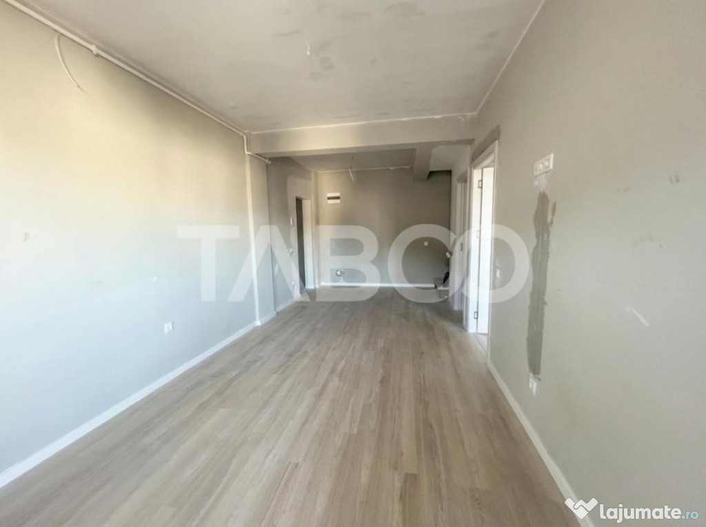 Apartament cu 3 camere 2 bai 2 balcoane si pod in zona Turn 