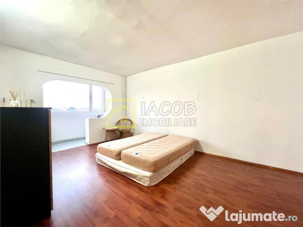 Apartament decomandat, 2 camere, etaj 3, str. Milcov , Bacau