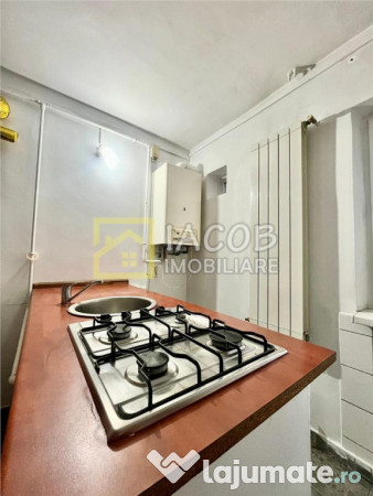 Apartament decomandat, 2 camere, etaj 3, str. Milcov , Bacau