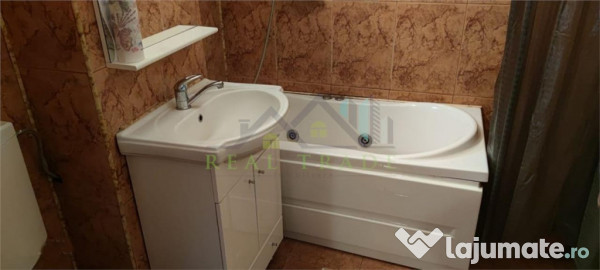 Apartament 3 camere Racadau- Carpatilor