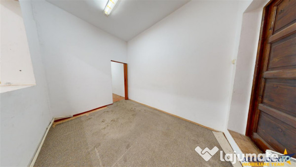 Rezidential Investitional: apartament 2 camere si garaj pro