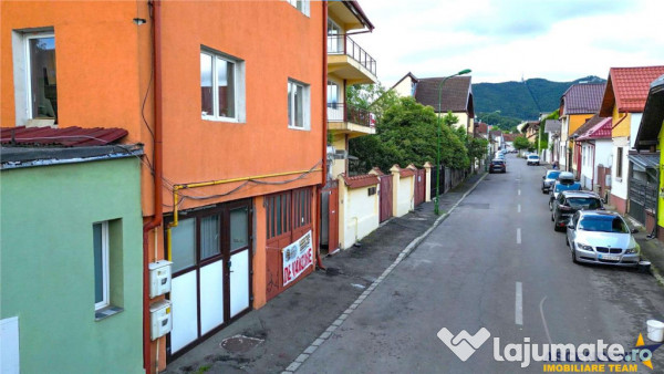 Rezidential Investitional: apartament 2 camere si garaj pro