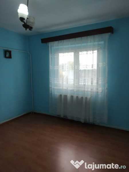 Apartament 4 camere confort 1 zona Garii , Liber