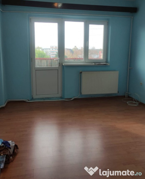 Apartament 4 camere confort 1 zona Garii , Liber