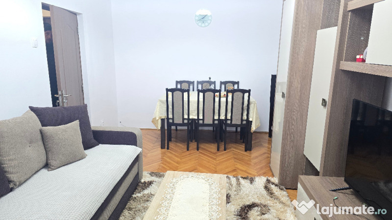 Inchiriez apartament 3 camere decomandat in Deva, zona I, Maniu 