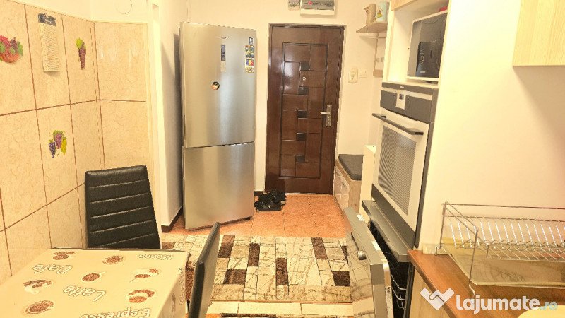 Inchiriez apartament 3 camere decomandat in Deva, zona I, Maniu 