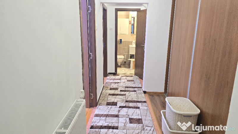 Inchiriez apartament 3 camere decomandat in Deva, zona I, Maniu 
