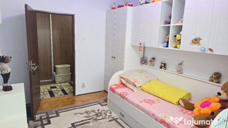 Inchiriez apartament 3 camere decomandat in Deva, zona I, Maniu 