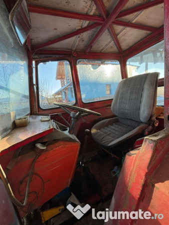 Tractor Universal 650