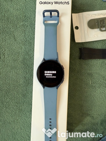 Samsung Galaxy Watch 5, folosit, dar în stare foarte bună