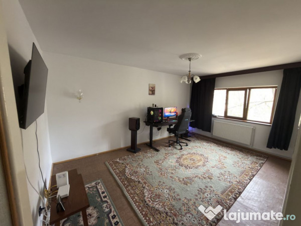 Apartament 3 cam dec Piata Centrala,et 2