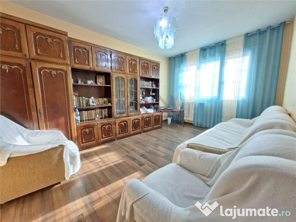 Apartament 3 camere zona Podu Ros