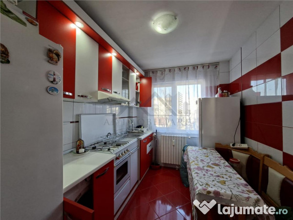 Apartament 3 camere zona Podu Ros