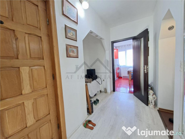 Apartament 3 camere zona Podu Ros