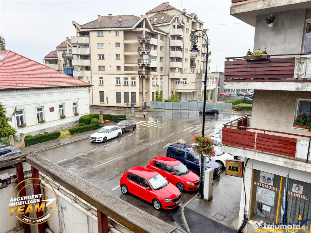 FILM!Decomandat,2bai,2balcoane,etaj1, parcare in curte,mobil