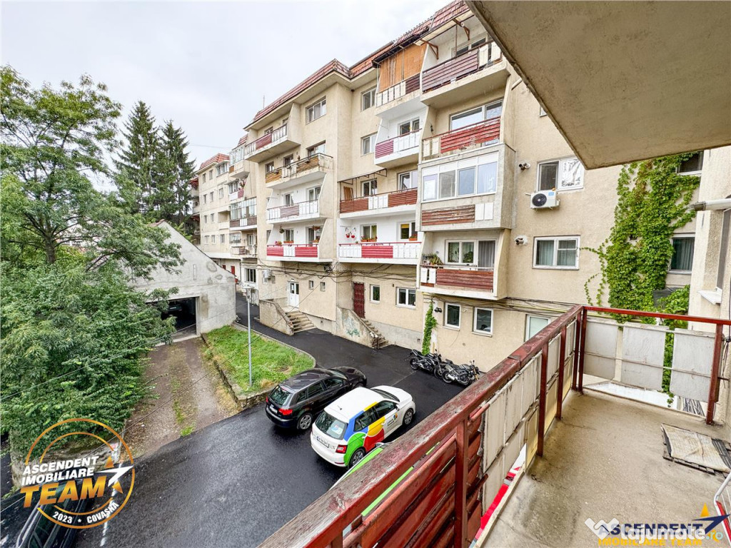 FILM!Decomandat,2bai,2balcoane,etaj1, parcare in curte,mobil