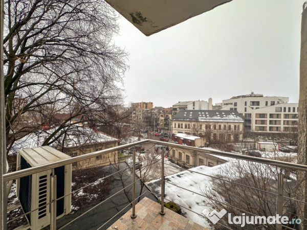 La doi pasi de Universitate - nu doar un birou ci un statut