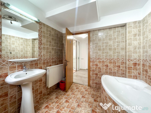 La doi pasi de Universitate - nu doar un birou ci un statut