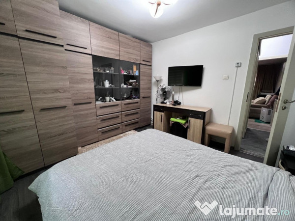 Apartament 2 camere,decomandat,zona Lido-Casa de pensii 