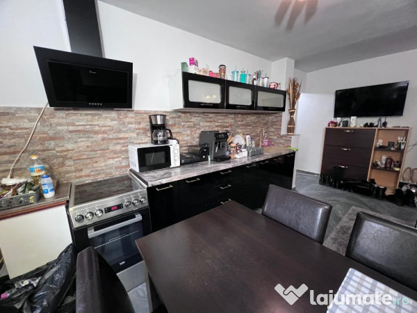 Apartament 2 camere,decomandat,zona Lido-Casa de pensii 