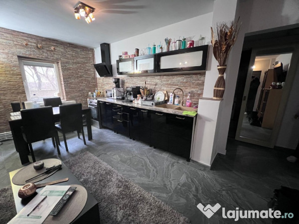 Apartament 2 camere,decomandat,zona Lido-Casa de pensii 