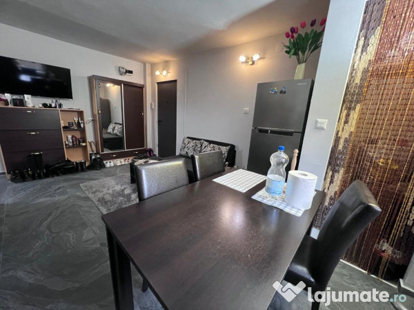 Apartament 2 camere,decomandat,zona Lido-Casa de pensii 