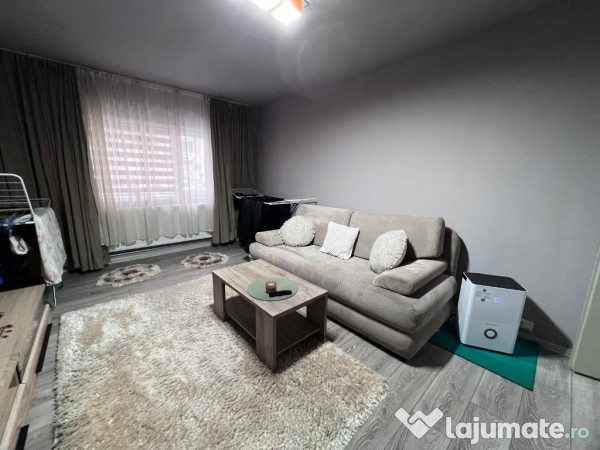 Apartament 2 camere,decomandat,zona Lido-Casa de pensii 