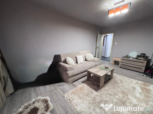 Apartament 2 camere,decomandat,zona Lido-Casa de pensii 