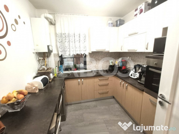 Casa moderna 5 camere piscina si curte de 464 mp de vanzare 