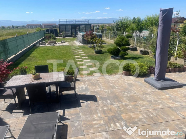 Casa moderna 5 camere piscina si curte de 464 mp de vanzare 