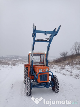 Tractor UTB 640 4x4 
