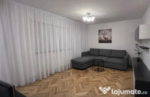 Apartament 3 camere, decomandat - zona Centru Civic