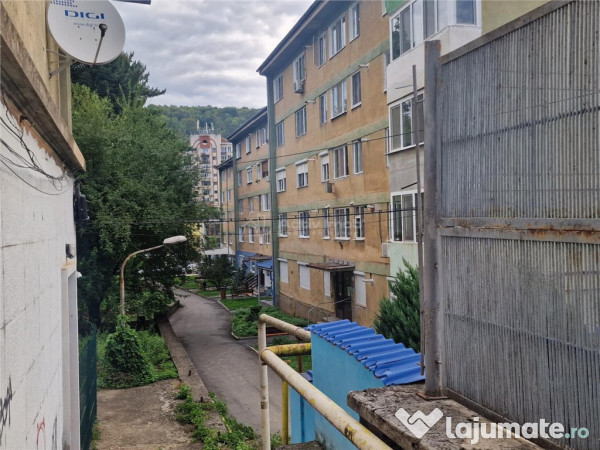 Resita Chirie Sp.Birou 3 Cam.Central 