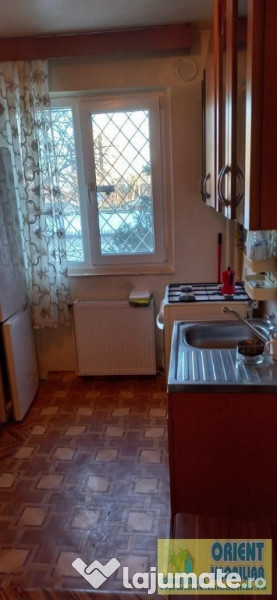 Inel 2, apartament 3 camere, etaj 1, gaze, vanzari Constanta 