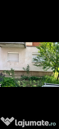 Apartament cu 3 camere decomandat zona Cotu Mic