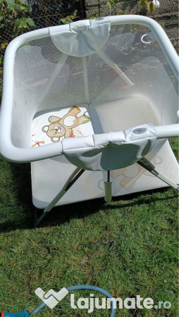 Țarc puțin folosit pentru copii. 