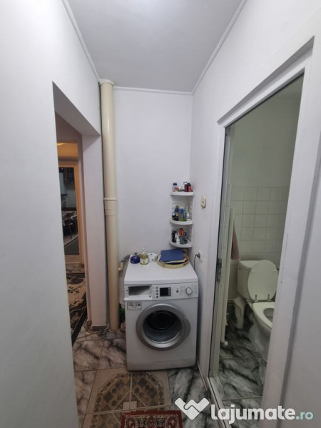 Poarta 6 liceul Blaga- apartament 4 camere decomandat cu ...