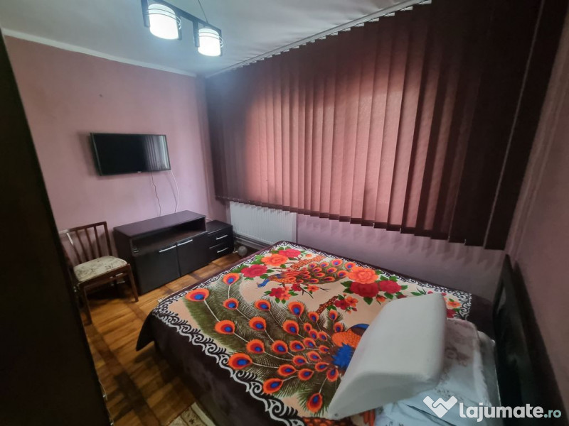 Poarta 6 liceul Blaga- apartament 4 camere decomandat cu ...