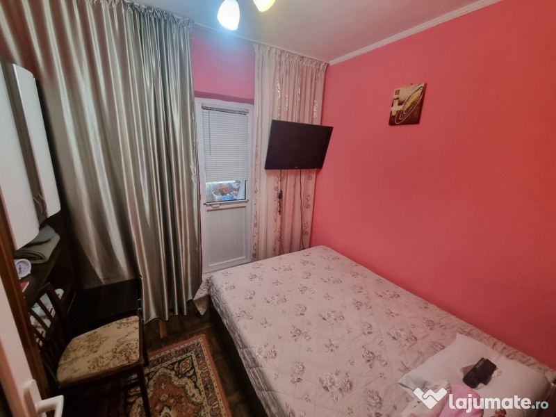 Poarta 6 liceul Blaga- apartament 4 camere decomandat cu ...
