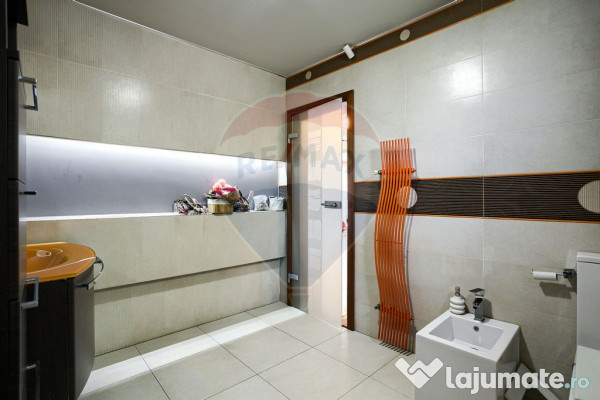 Casă modernă și spațioasă cu piscină,saună și sal... 