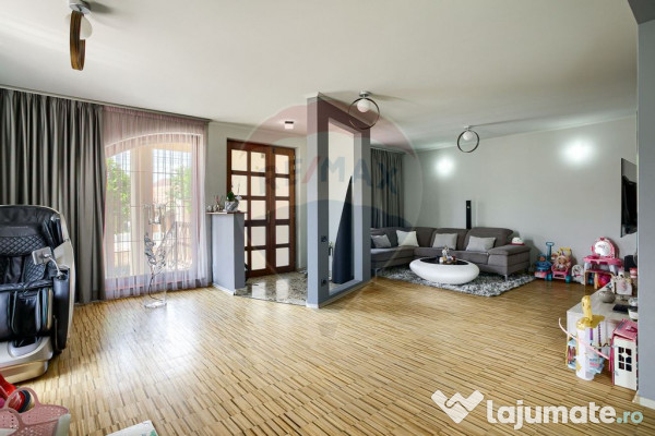 Casă modernă și spațioasă cu piscină,saună și sal... 