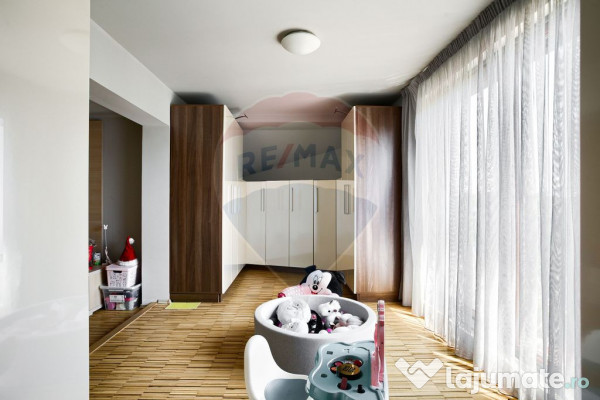 Casă modernă și spațioasă cu piscină,saună și sal... 