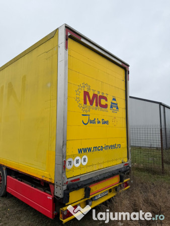 Semiremorci prelată și box și cap tractor 