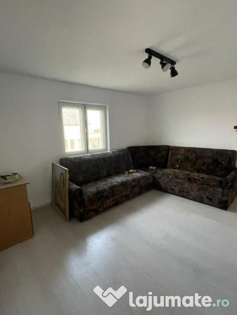 Inchiriez hala 200mp/ apartament 90 mp/ teren 700mp central