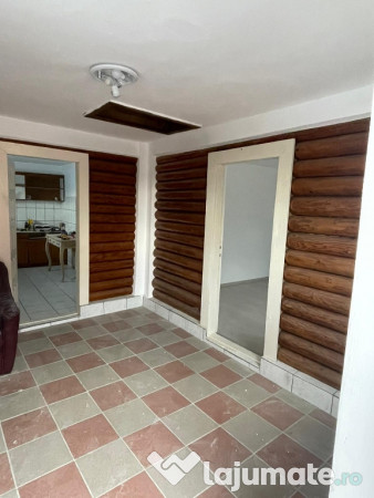 Inchiriez hala 200mp/ apartament 90 mp/ teren 700mp central